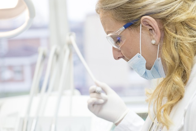 Kto zarabia więcej dentysta czy lekarz? Kto zarabia więcej dentysta czy lekarz?