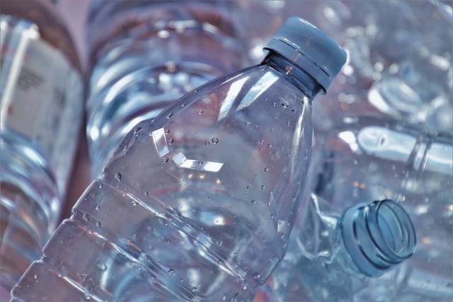 Jak wyczyścić plastikowe okulary? Jak wyczyścić plastikowe okulary?